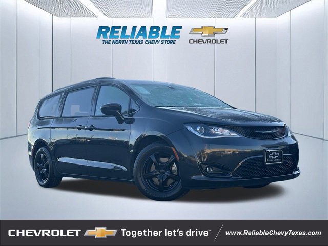 2018 Chrysler Pacifica Touring L Plus's photo