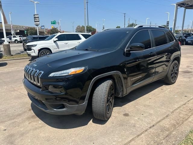 Used 2017 Jeep Cherokee Latitude with VIN 1C4PJMCS3HW564606 for sale in Richardson, TX