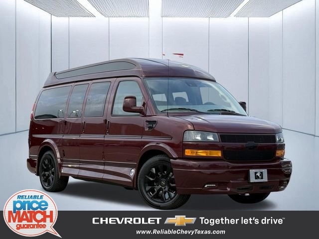 2026 Chevrolet Express 2500 Work Van HD's photo
