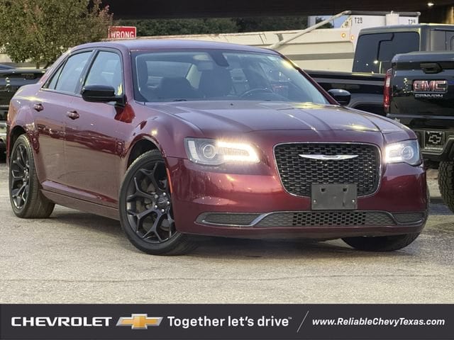  2020 Chrysler 300 Touring RWD   