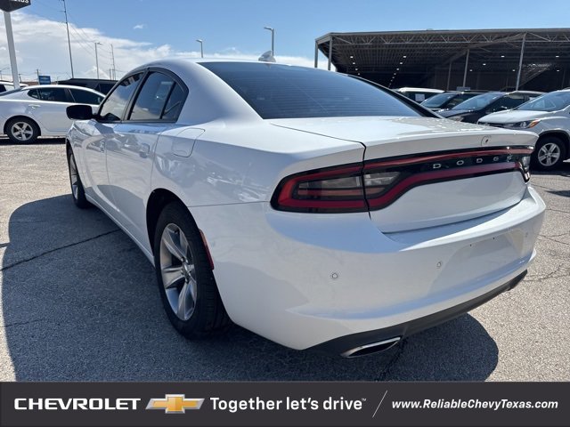 2018 Dodge Charger SXT Plus photo 4
