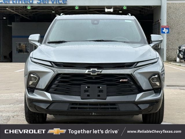 View vehicle photo 3