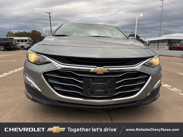 2023 Chevrolet Malibu 1LT photo 2
