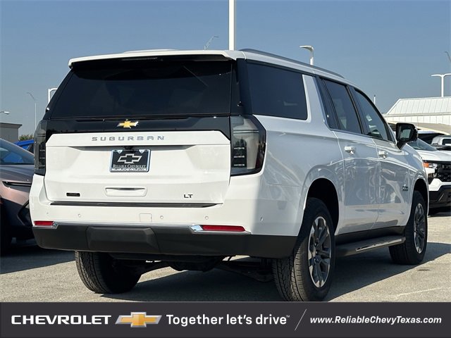 2026 Chevrolet Suburban LT photo 4