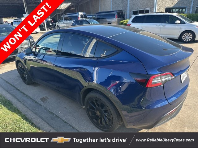 2025 Tesla Model Y Long Range photo 3