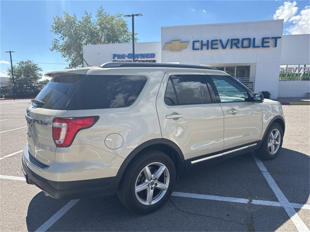 2018 Ford Explorer XLT photo 2