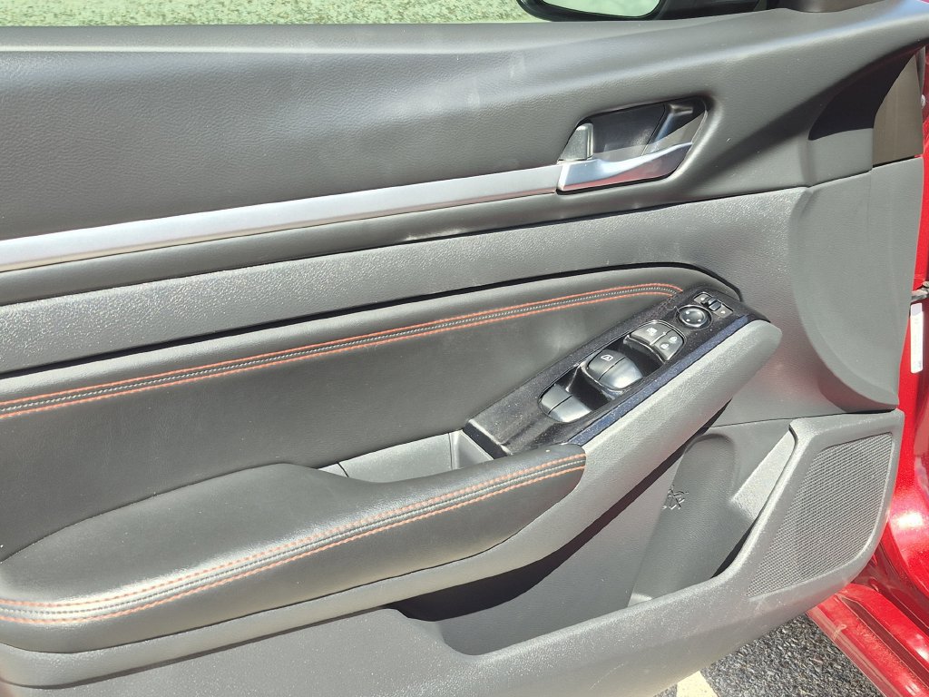 2023 Nissan Altima SR FWD - Photo 6