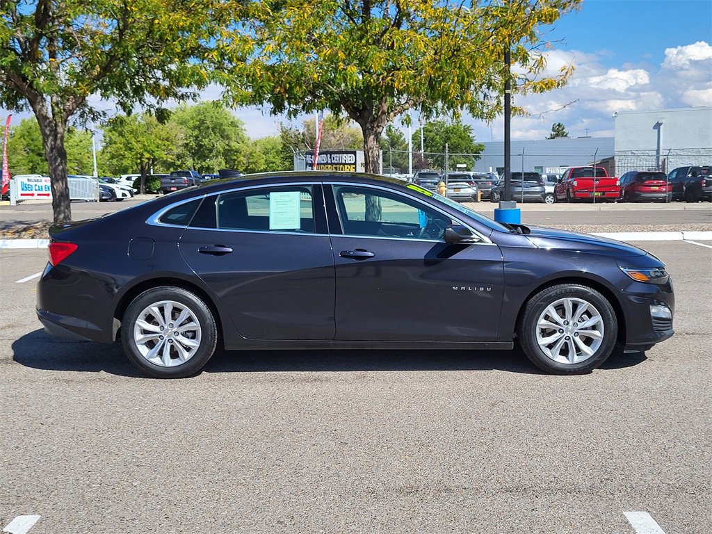 2023 Chevrolet Malibu 1LT photo 2