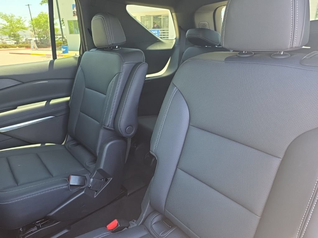 2025 Chevrolet Traverse LT - Photo 23