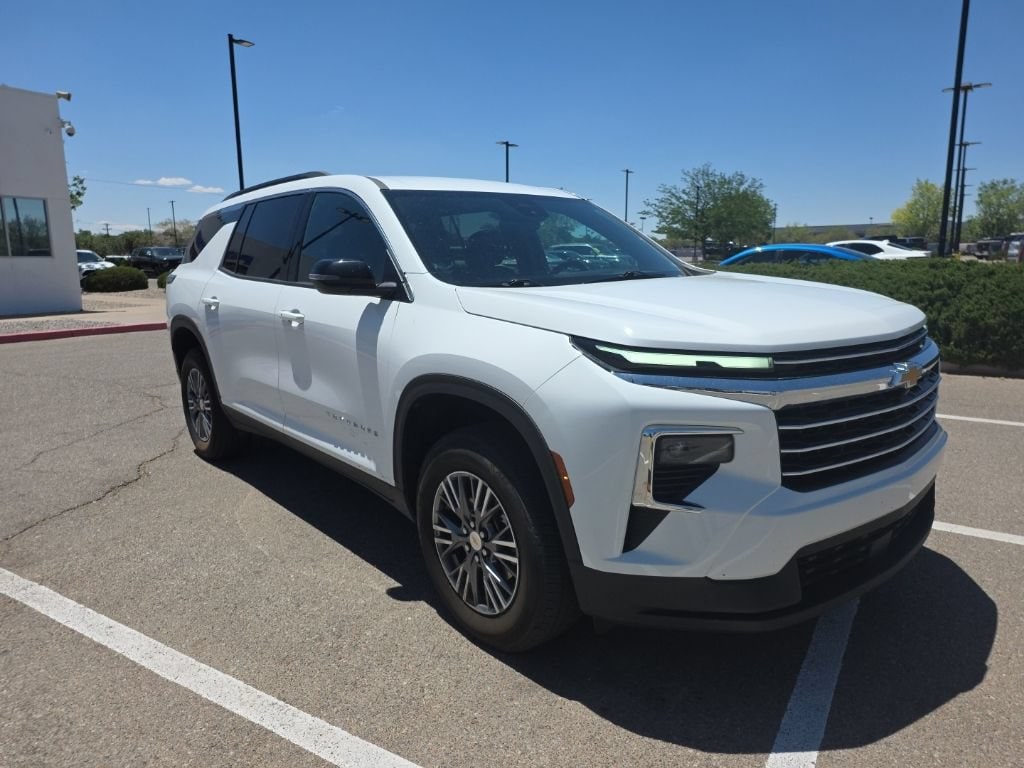 2025 Chevrolet Traverse LT - Photo 9