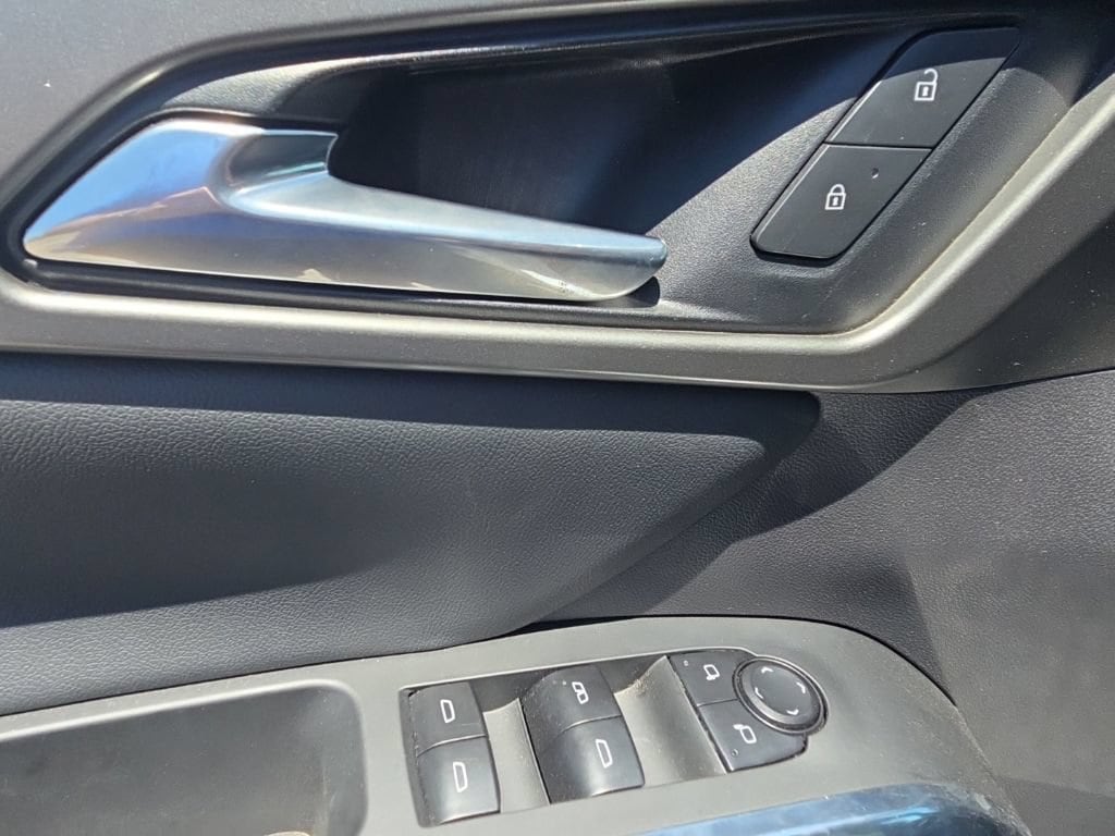2025 Chevrolet Traverse LT - Photo 12