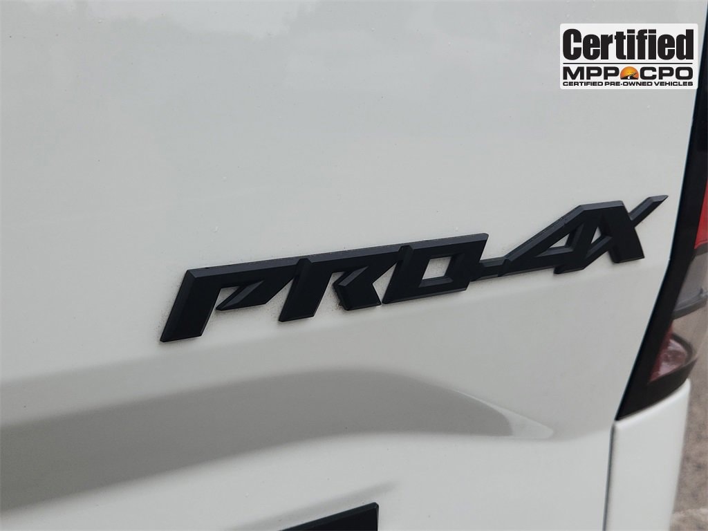 Frontier Crew Cab PRO-4X