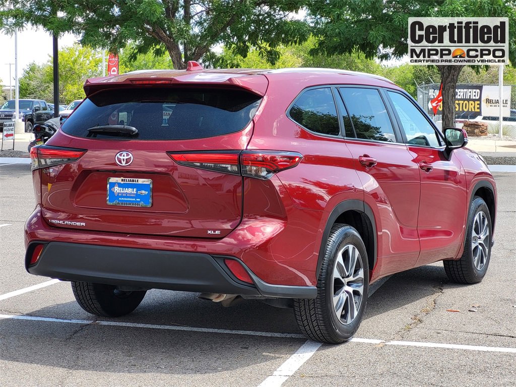 2023 Toyota Highlander L photo 3