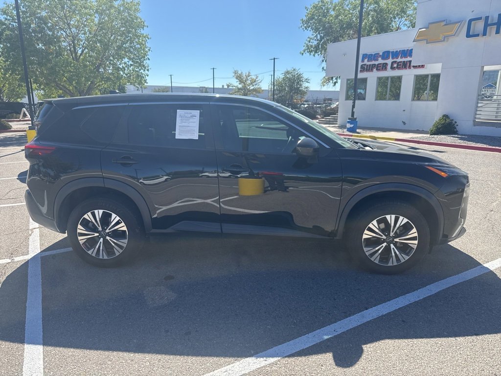 2023 Nissan Rogue SV photo 2