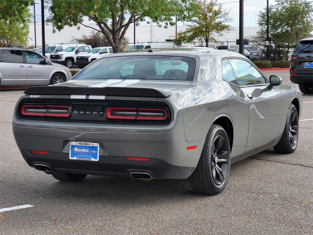 2023 Dodge Challenger SXT photo 3