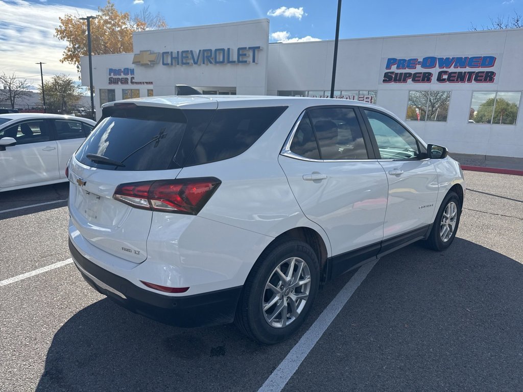 2024 Chevrolet Equinox LT photo 3