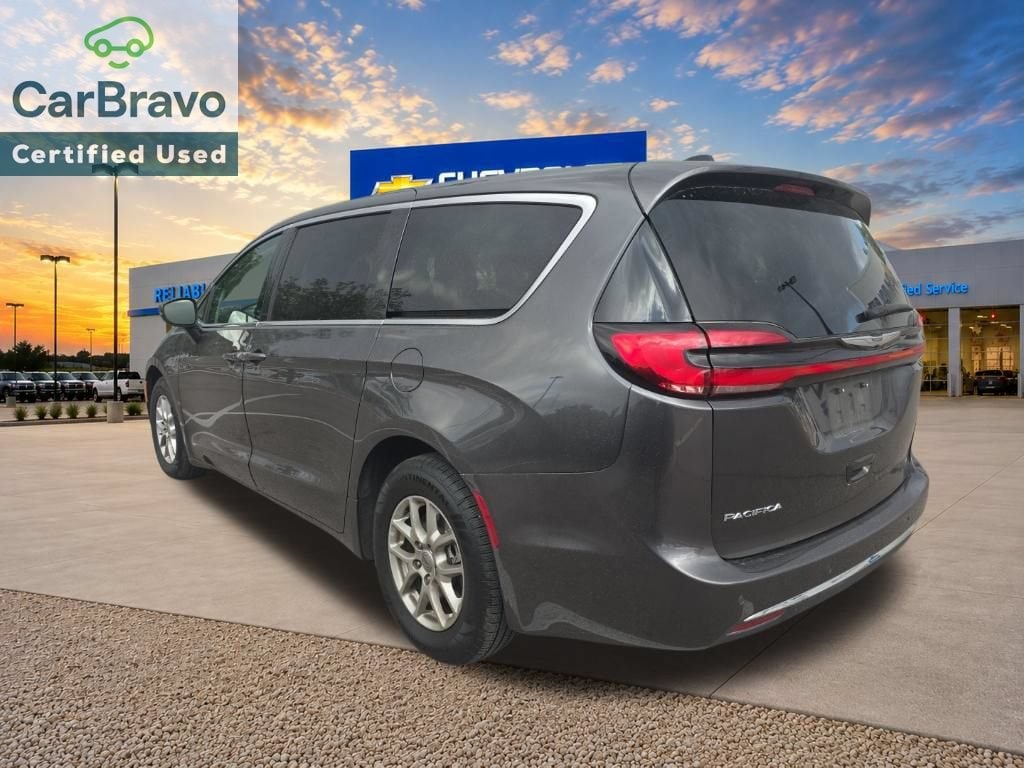 Used 2023 Chrysler Pacifica Touring L Minivan