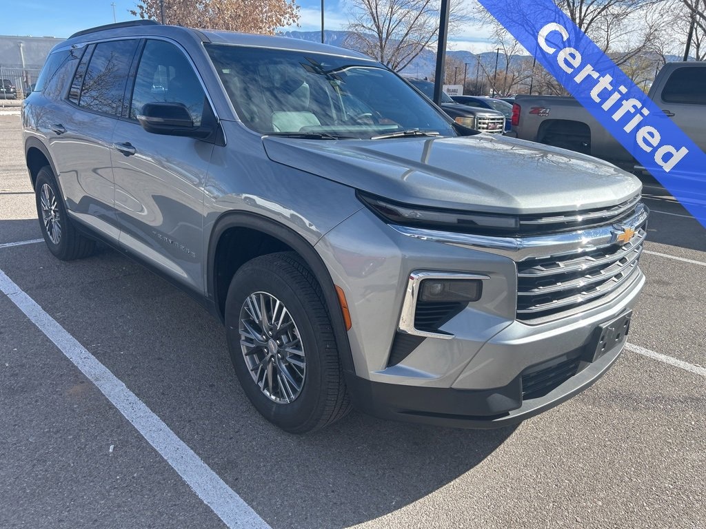 Used 2025 Chevrolet Traverse LT SUV