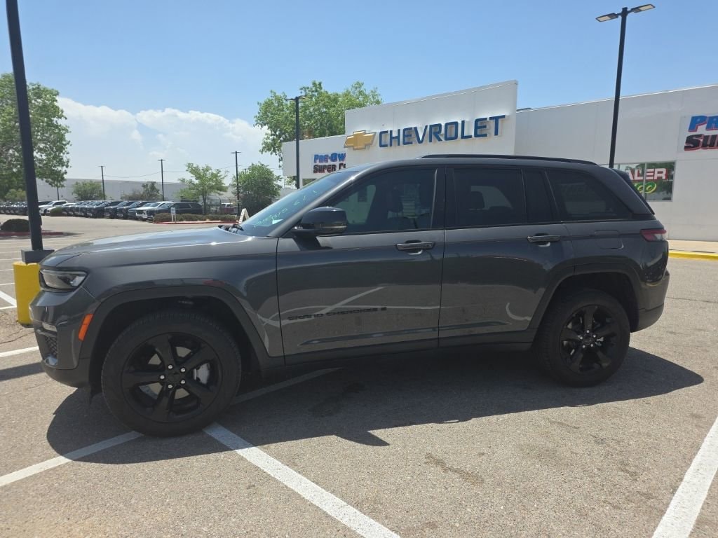 Used 2025 Jeep Grand Cherokee Limited 4x2 SUV
