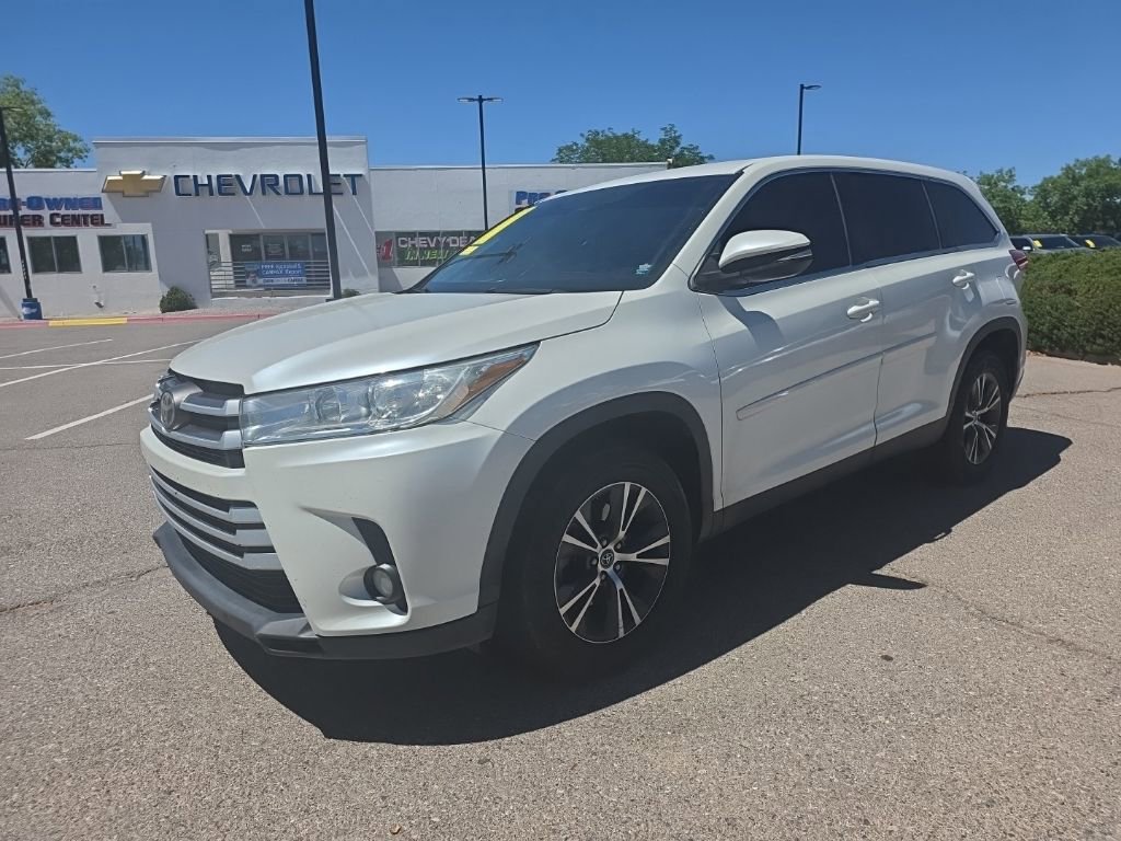 2019 Toyota Highlander LE Plus 4x2 V6's photo