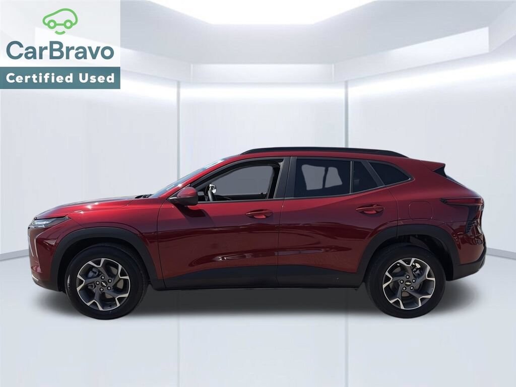 Used 2025 Chevrolet Trax LT SUV