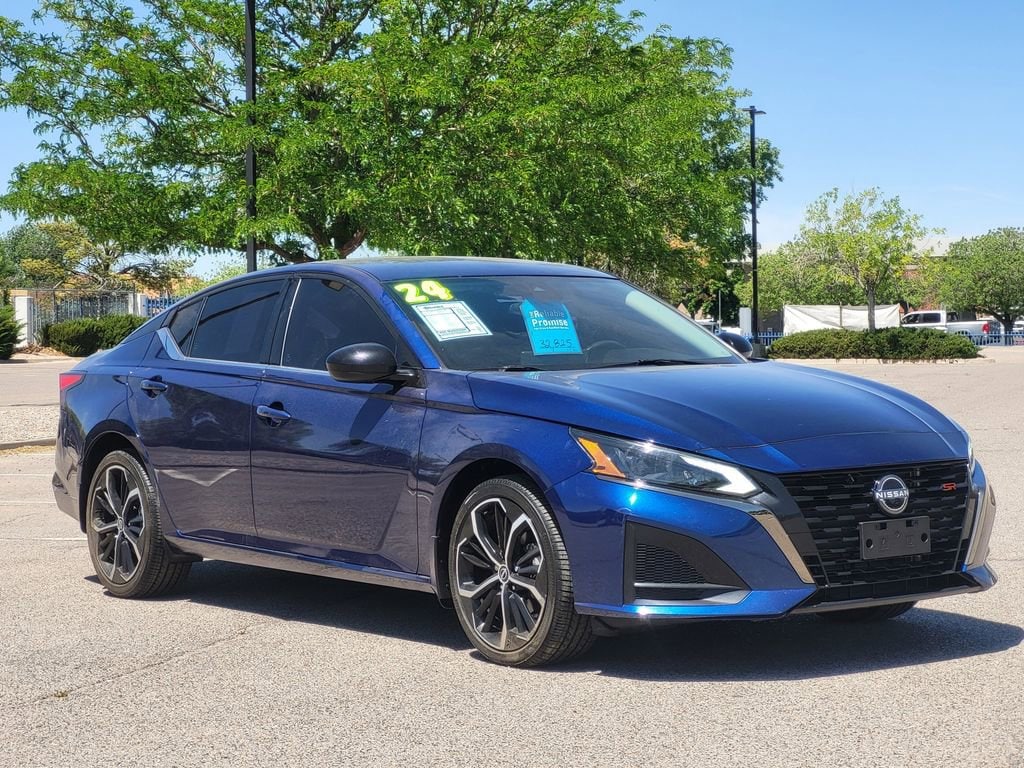 Used 2024 Nissan Altima SR Intelligent AWD Sedan