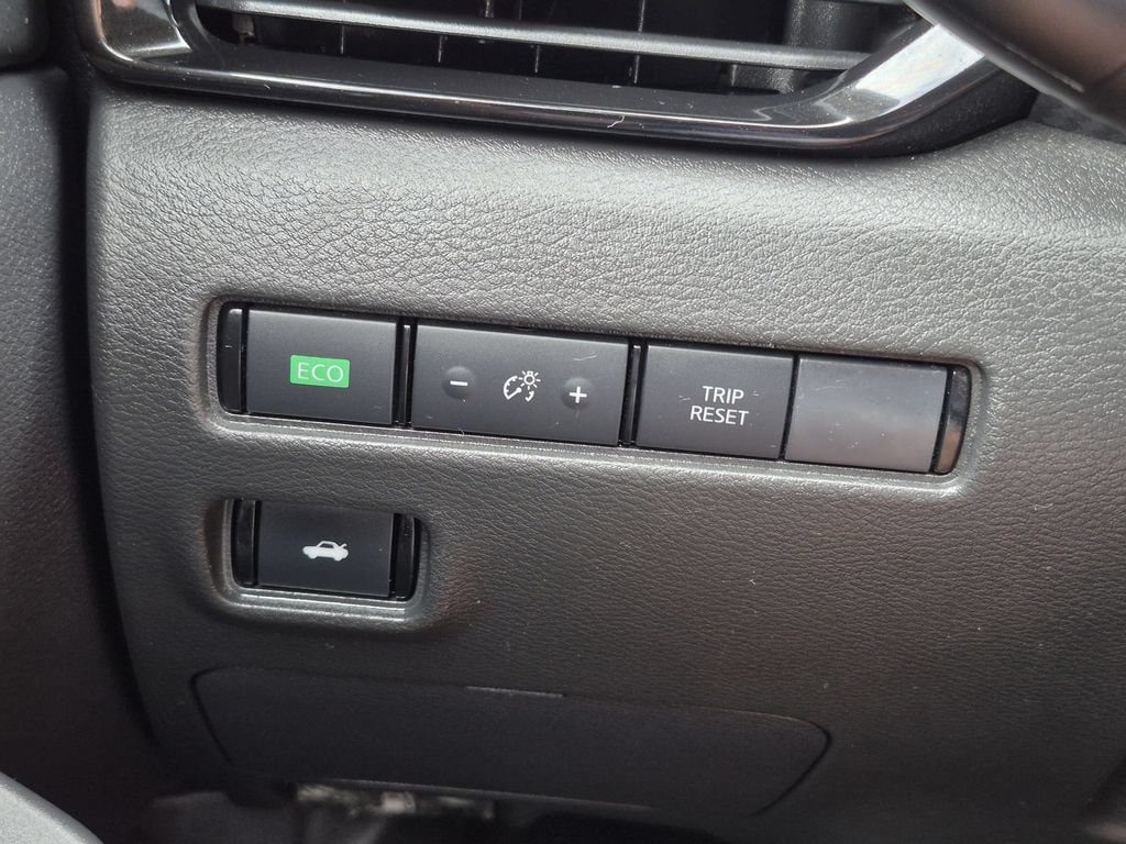 2025 Nissan Sentra SV - Photo 9