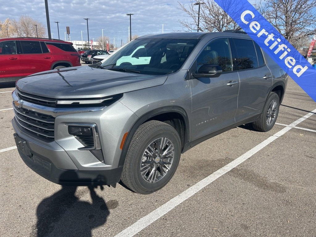 Used 2025 Chevrolet Traverse LT SUV