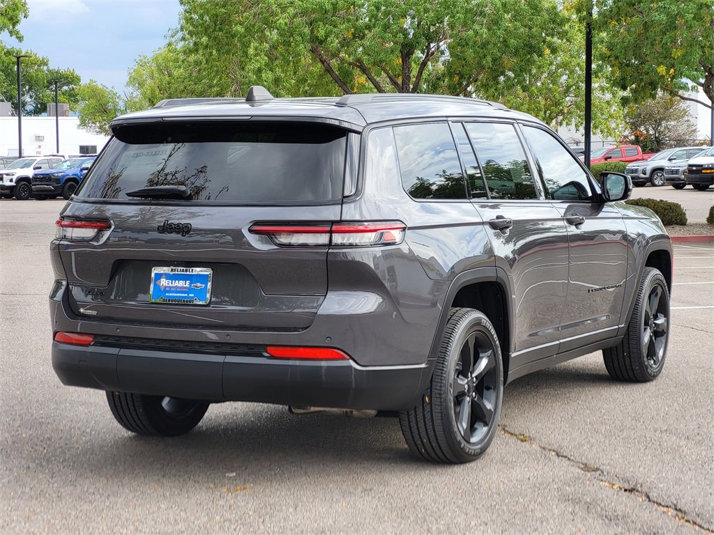 2023 Jeep Grand Cherokee Altitude photo 3