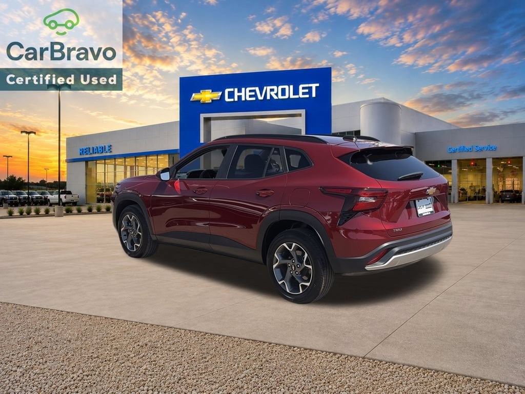 Used 2025 Chevrolet Trax LT SUV