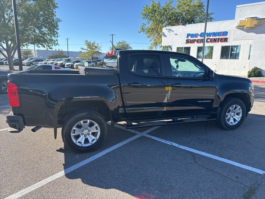 2021 Chevrolet Colorado LT photo 2