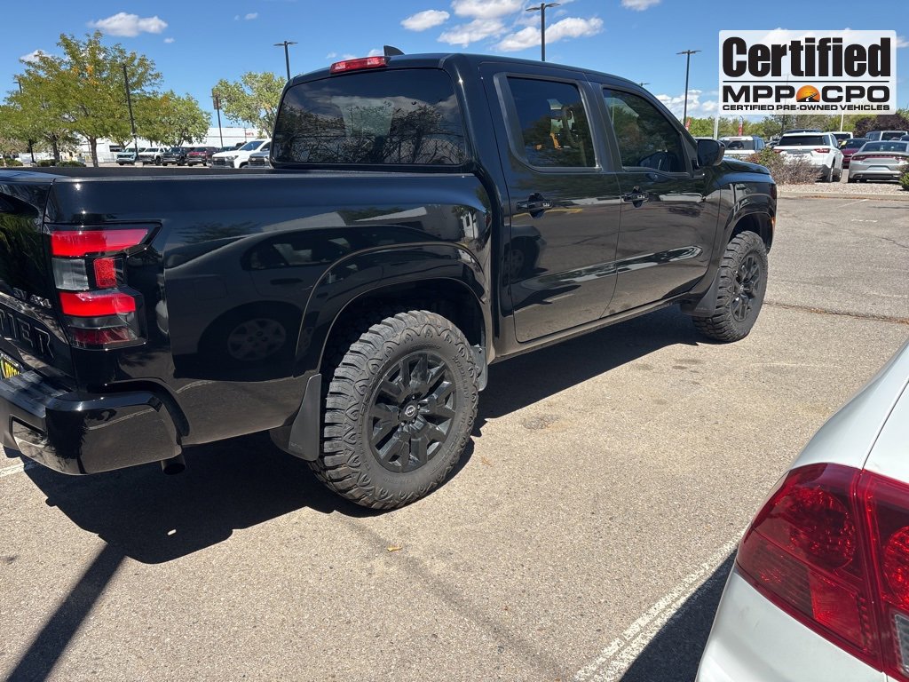 2023 Nissan Frontier SV photo 2