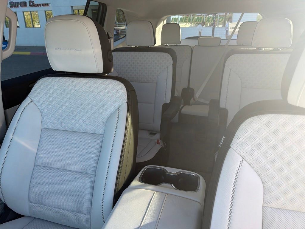 2024 GMC Acadia Denali - Photo 14