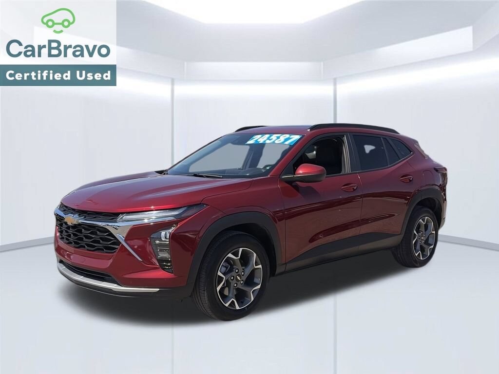 Used 2025 Chevrolet Trax LT SUV
