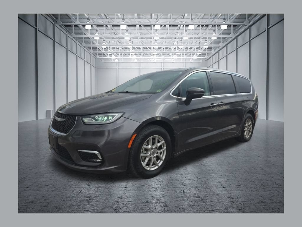  2023 Chrysler Pacifica Touring L FWD   