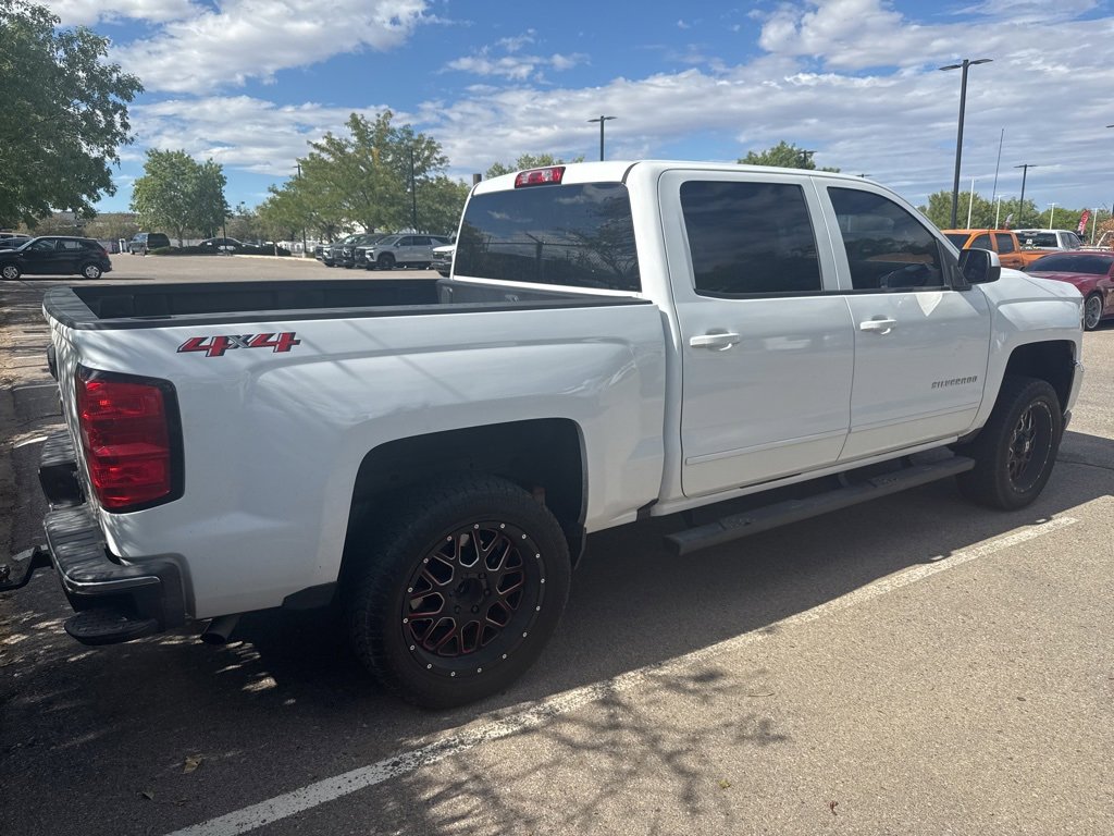 2018 Chevrolet Silverado 1500 LT photo 2