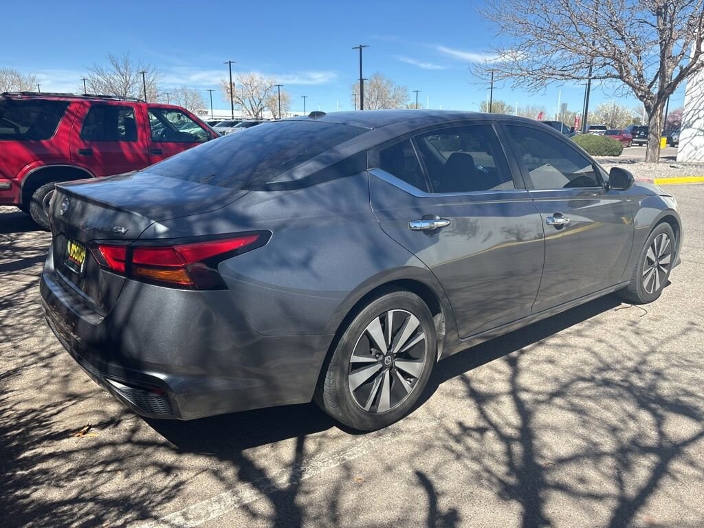 Used 2021 Nissan Altima SV FWD Sedan