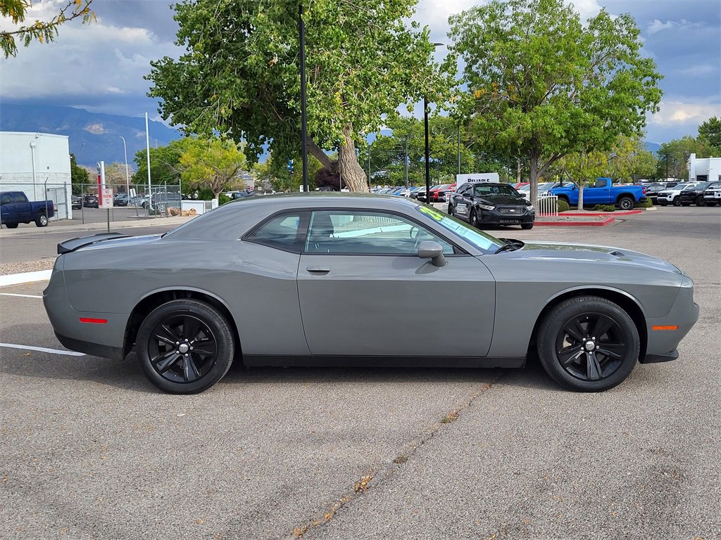 2023 Dodge Challenger SXT photo 2