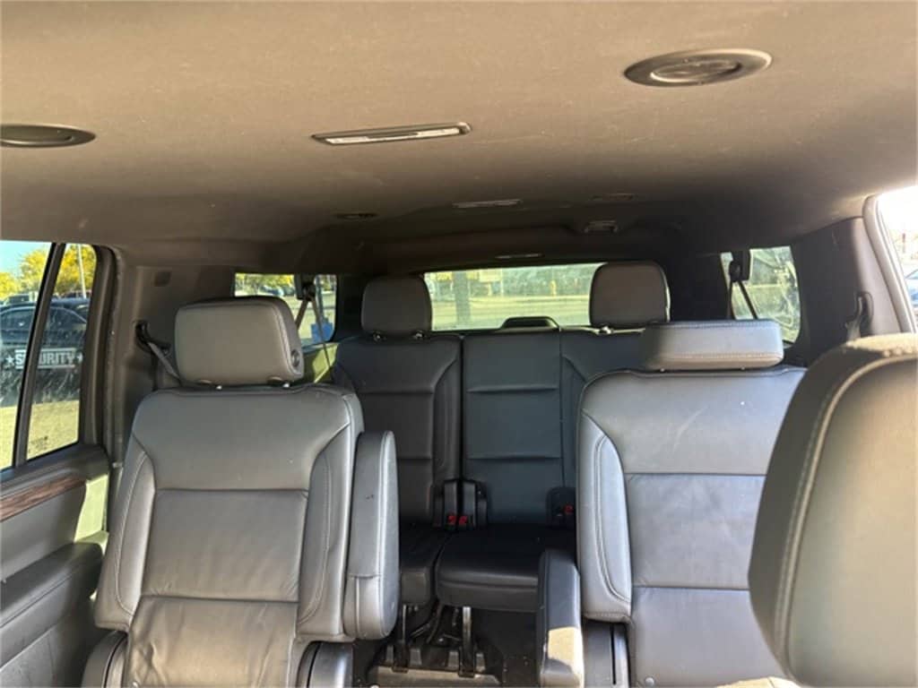 2021 Chevrolet Suburban Z71 photo 4