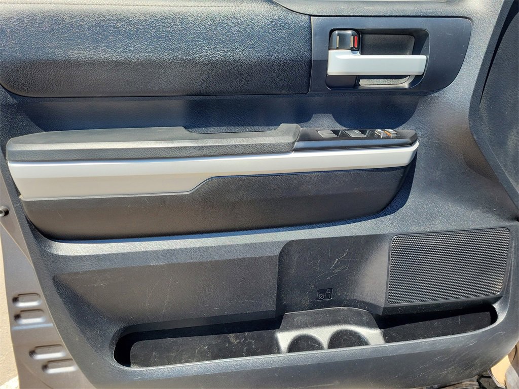 Tundra CrewMax Cab SR5