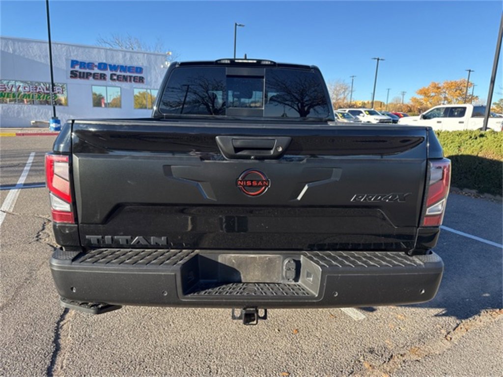 2023 Nissan Titan PRO-4X photo 2
