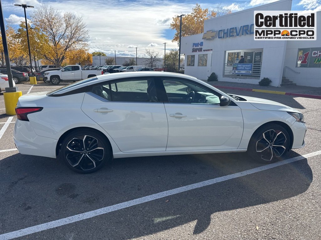 2024 Nissan Altima 2.5 SR photo 2