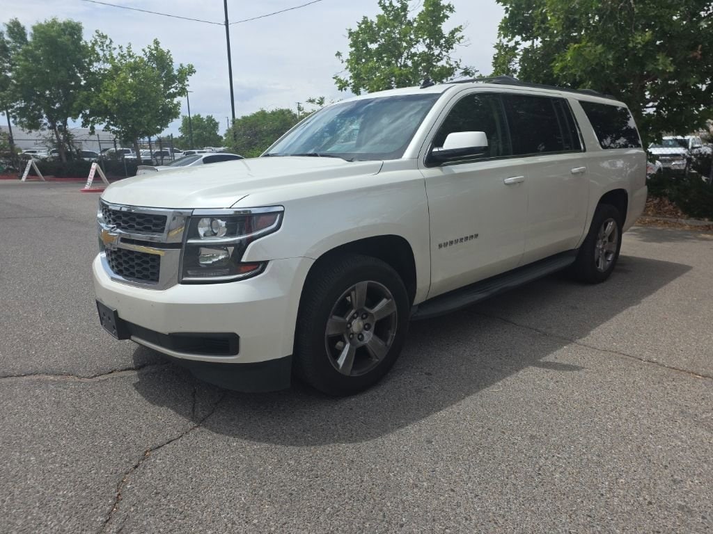 2015 Chevrolet Suburban's photo