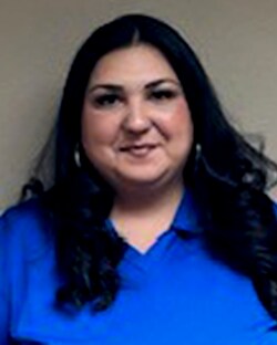 Staff member Naomi Jones from ID_e988a5466314