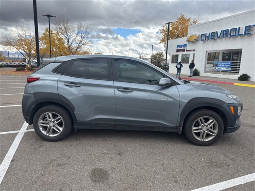 2020 Hyundai Kona SE photo 2