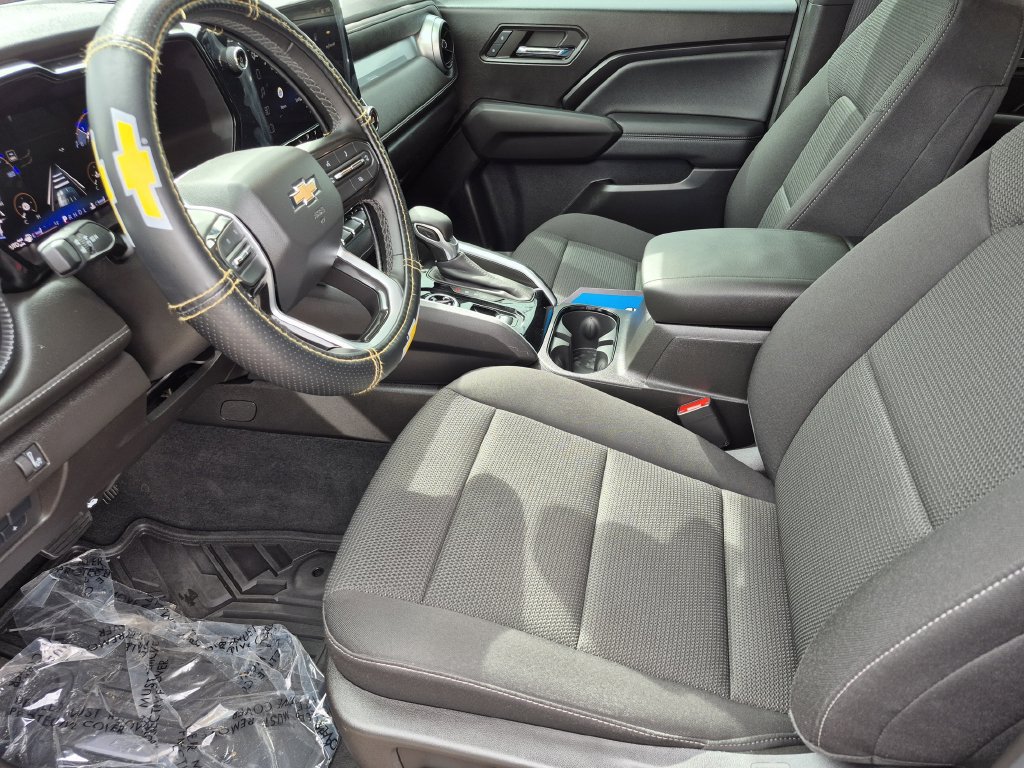 2024 Chevrolet Colorado LT - Photo 18