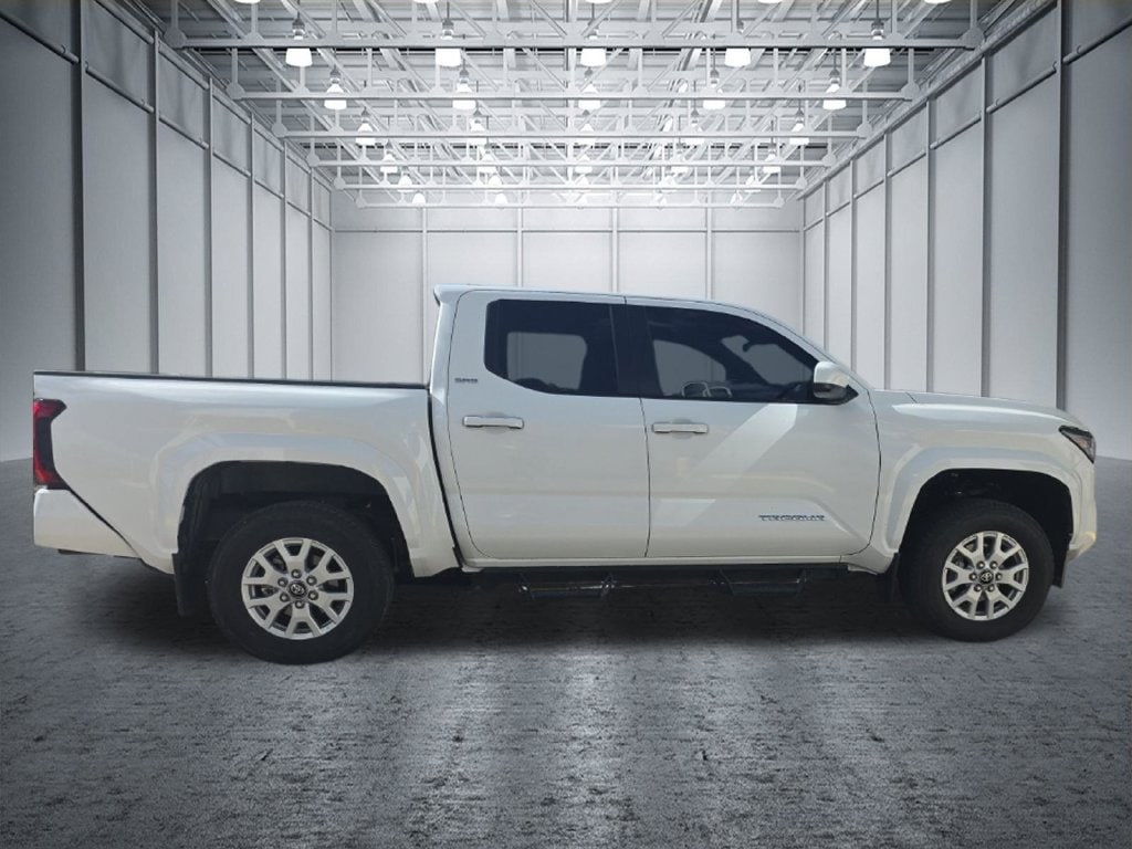 2024 Toyota Tacoma SR5 - Photo 9