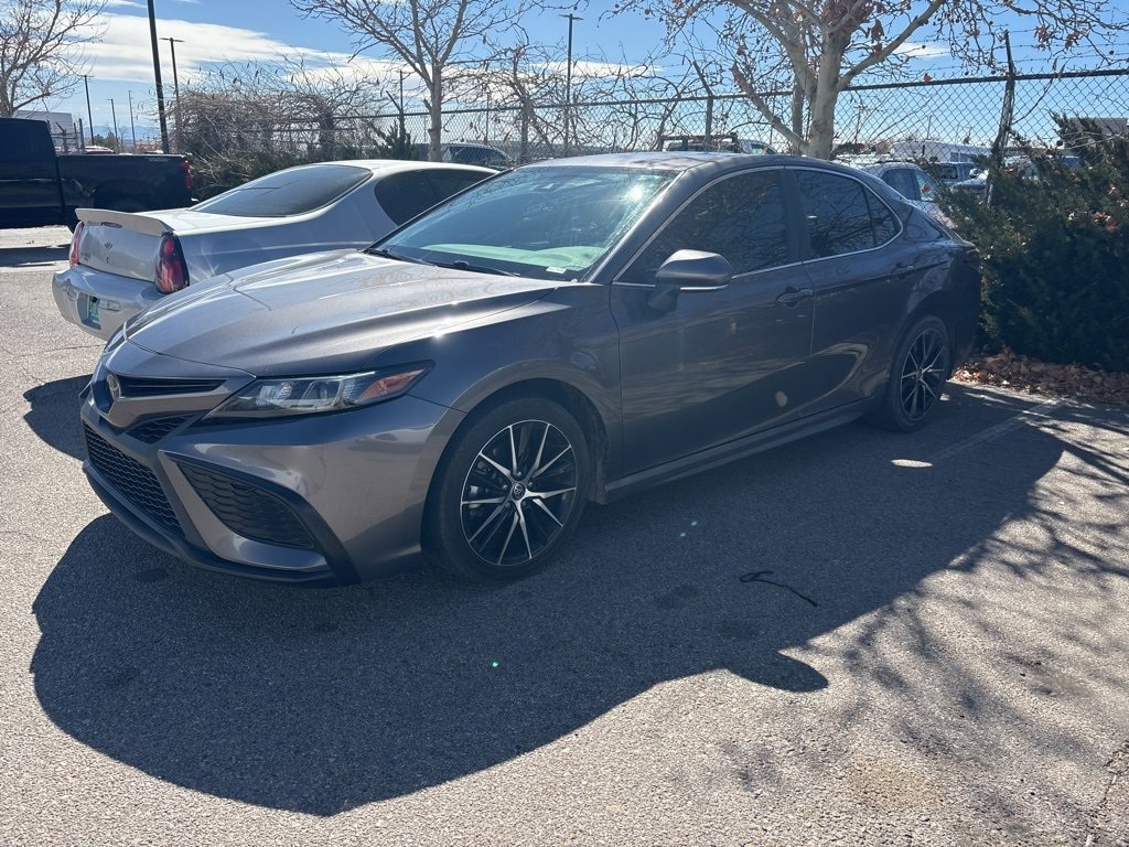 Used 2023 Toyota Camry SE Sedan