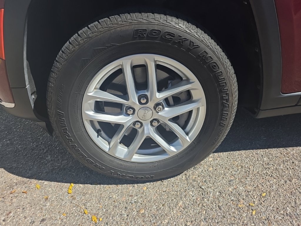 Used 2021 Jeep Grand Cherokee L Laredo 4x2 SUV