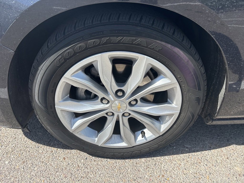 2023 Chevrolet Malibu 1LT photo 4
